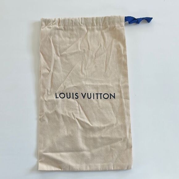 Louis Vuitton Handbags - New Louis Vuitton authentic dust cover bags, cream, navy blue 15”x9” no smoke